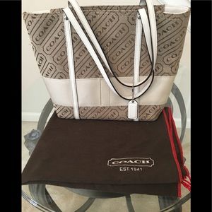 COACH Khaki, Tan, White Signature Losenge Tote